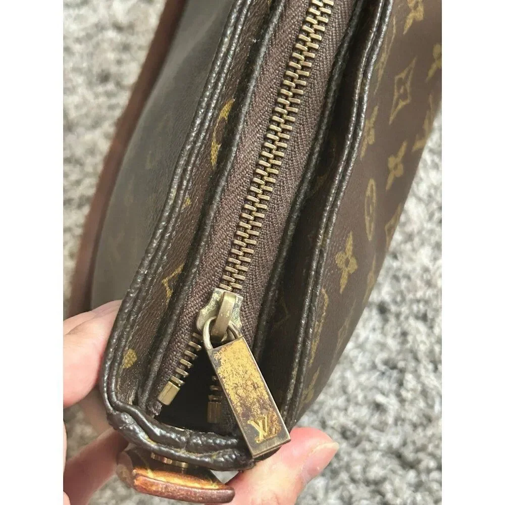 Auth. Louis Vuitton Square‎ Shaped Vintage Bag